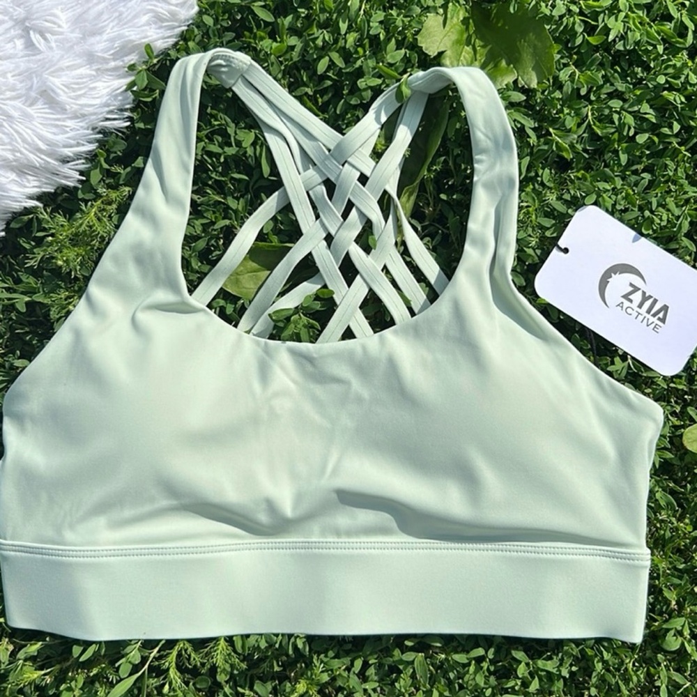 ZYIA Active Sea Mist Weave
Sports Bra Size Medium Item 3202 , Size XXL